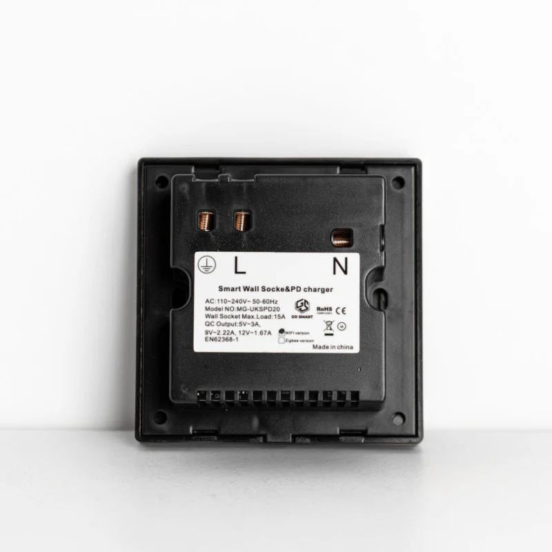 Smart Single Wallmount Socket With USB WI-Fi - Black - Image 2
